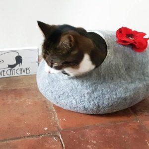 Cat Bed Cave Nap Cocoon Felted Grey With Red Poppy Flower & Free Ball