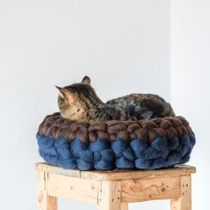 Brown Blue Round Pet Bed, Chunky Knits Cat Natural Wool Bedding, Cot, Knitted House, Catlover Gift